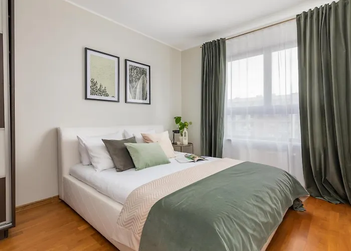 Ts New Town Stay Comfy & Roomy