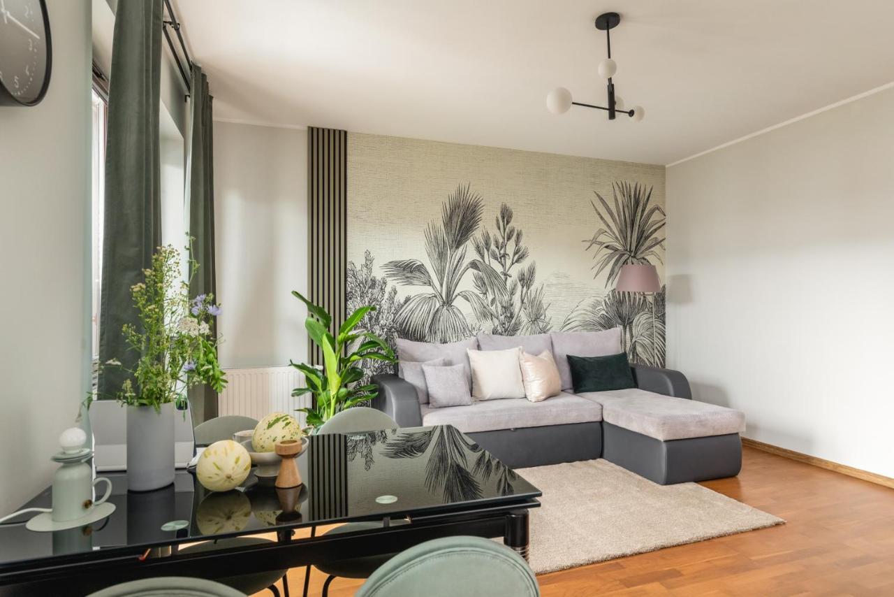 Ts New Town Comfy & Roomy Apartment *